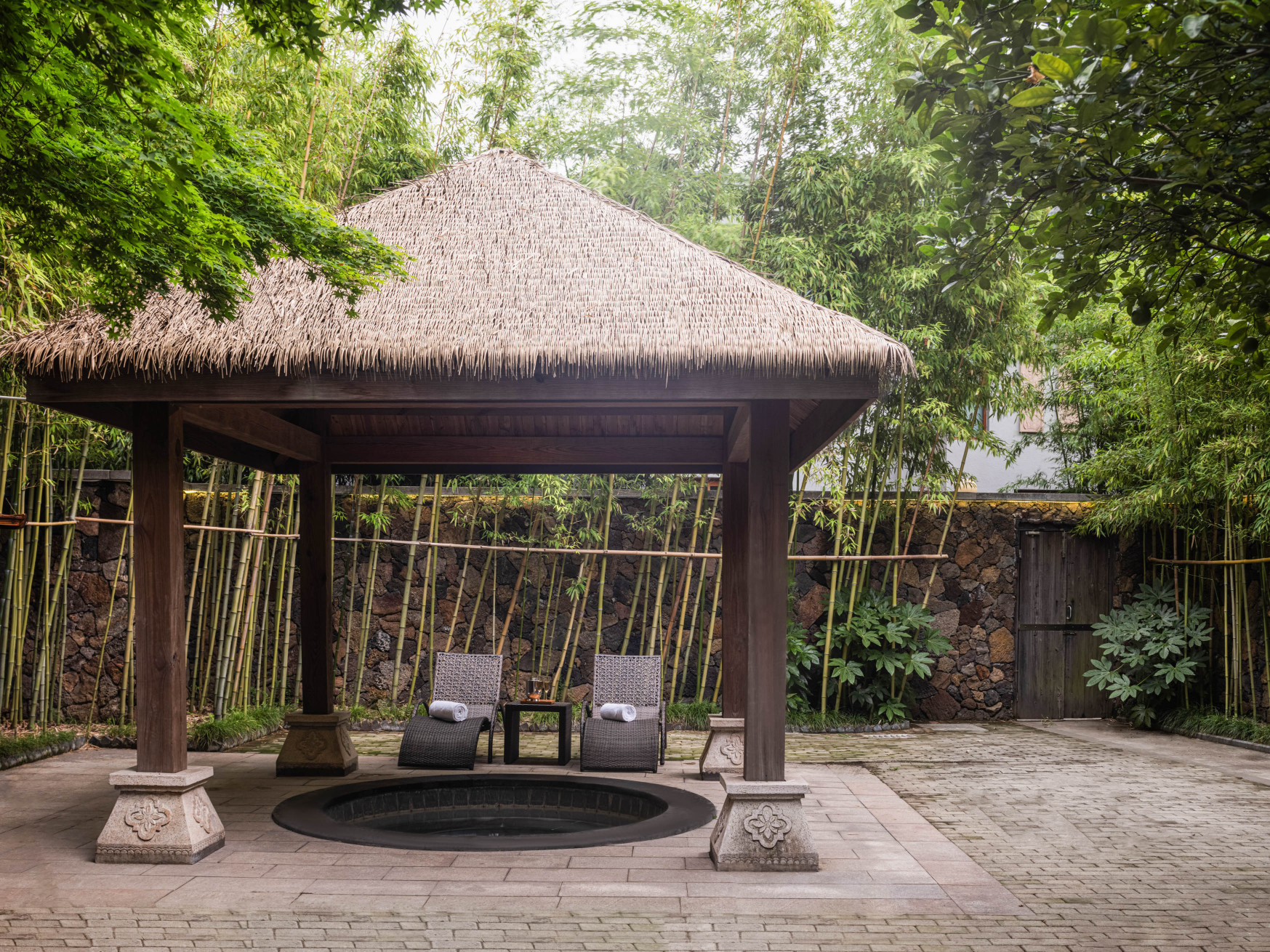 TAI LAKE DREAMLOHAS VILLA RESORT Over view