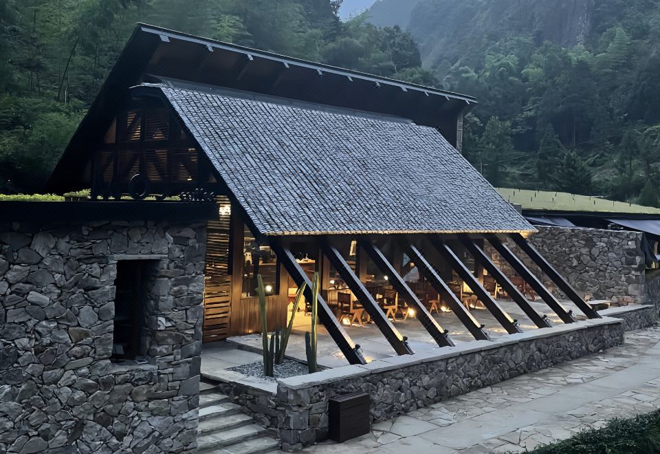 VLA HOUSEHotel Overview