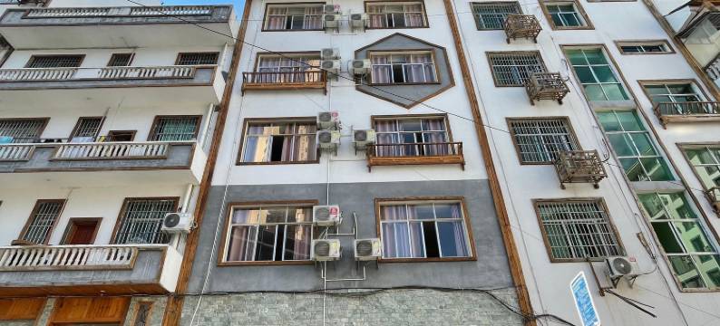 施秉金碧酒店图片