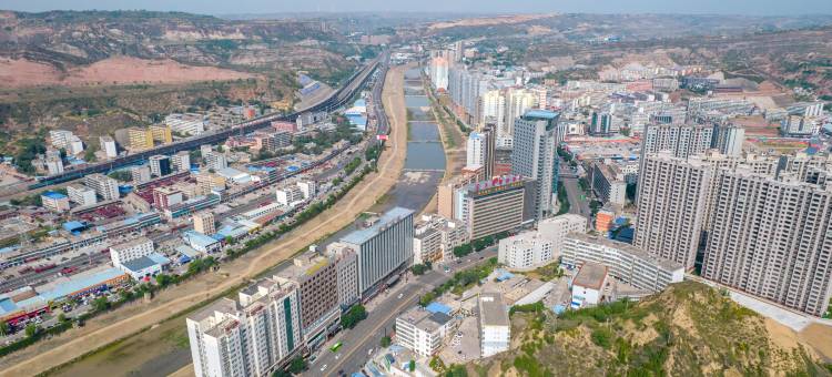 坤逸·精品酒店(榆林府谷高石崖火车站店)图片