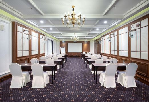 The 1O1 Bogor Suryakancana Hotel Overview