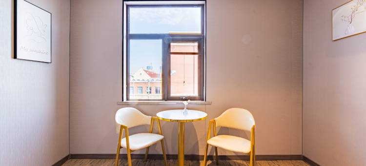 白玉兰酒店(天津北辰宜兴埠北地铁站店)图片