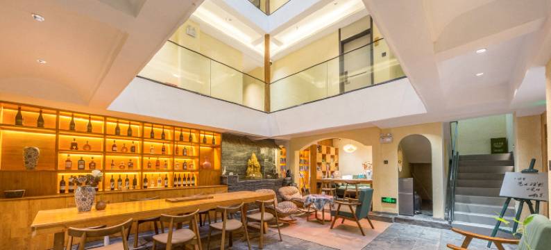 桃花·屋顶观景民宿(凤凰古城店)图片