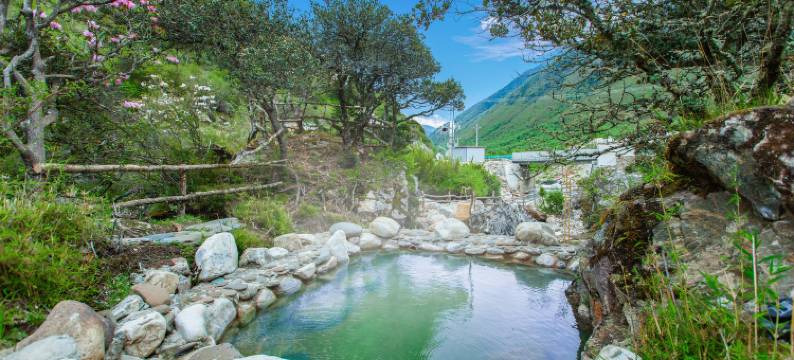 卓玛石头温泉民宿图片