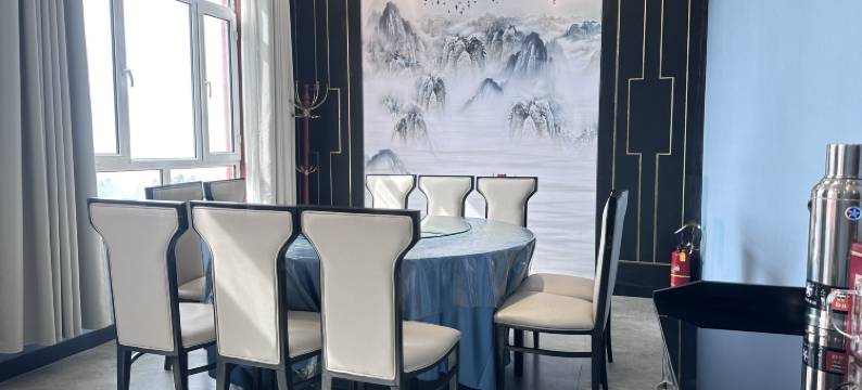 紫芸凤池酒店(一万泉景区店)图片