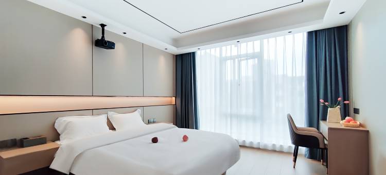 轻住酒店(滕王阁青山路口地铁站店)图片