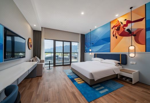 桐庐骑士酒店（OMG心跳乐园店）外景图