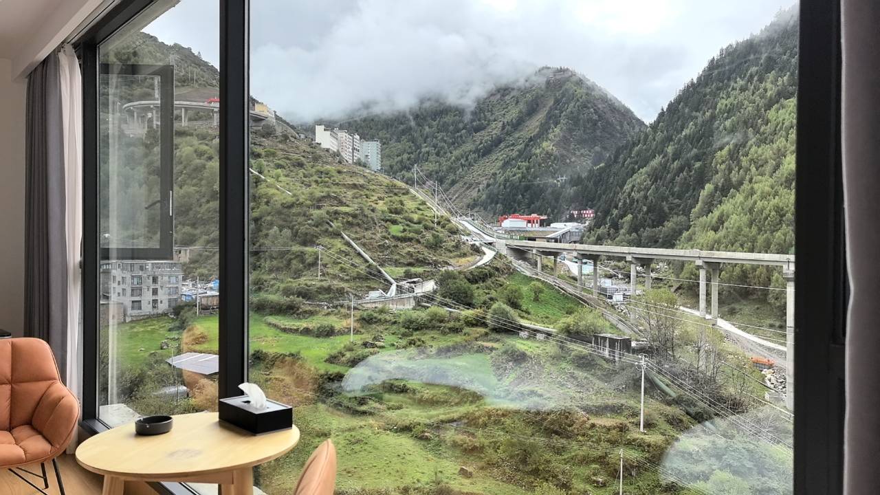 望山·溪里dream高端设计师观山景美宿(四姑娘山店)图片
