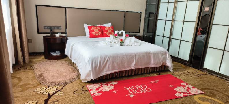 尼勒克云顶酒店图片