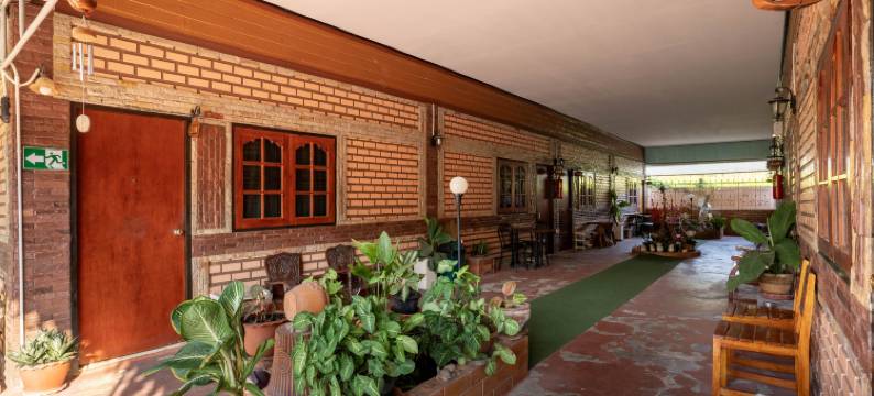 普姆塔达罗玛尼度假酒店(Phumthadarommanee Resort)图片