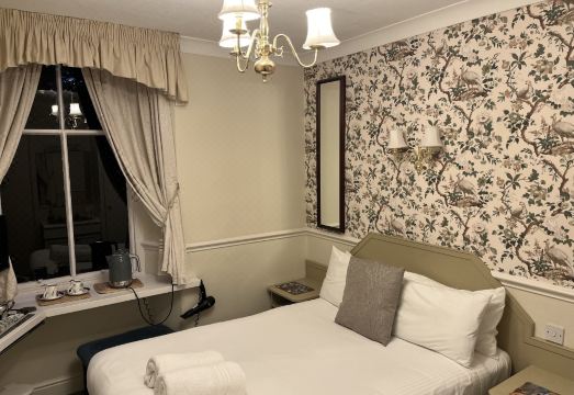 Lynwood Guest House Hotel Overview