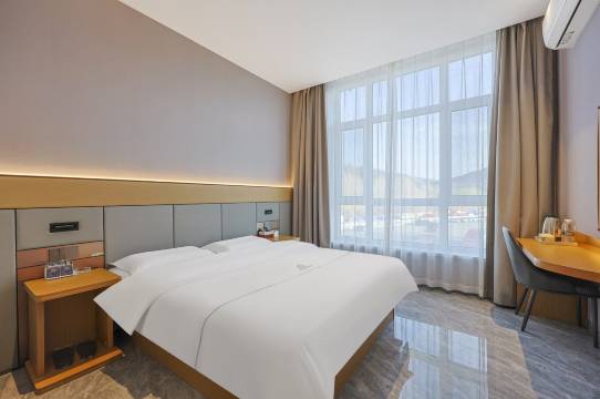 前城往驿·四季顺酒店式公寓(通化万达广场店)