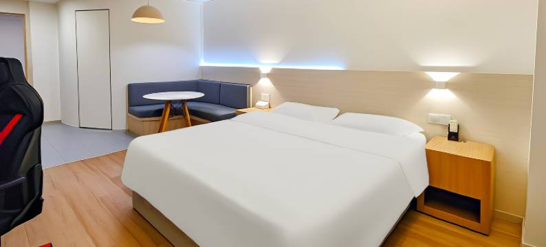 竞放电竞酒店(广州花都狮岭皮革城店)图片