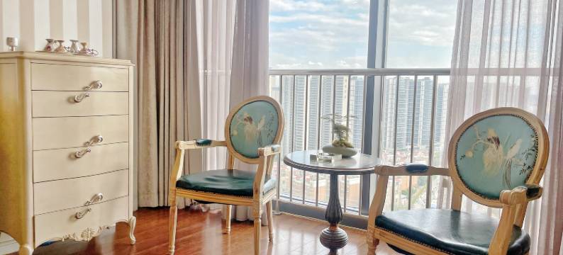 花里时光·观景影音美宿(昆明火车站西山万达广场店)图片