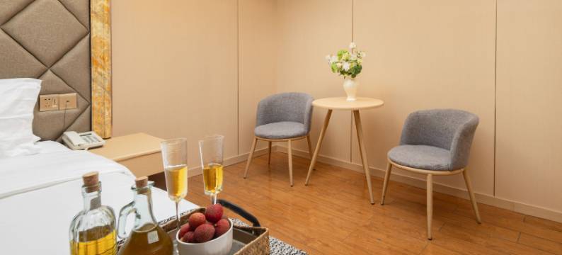 岳阳快乐居时尚酒店(八字门高铁东站店)图片