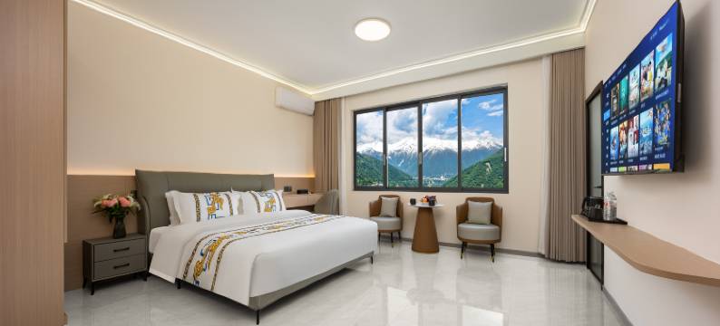 泸定磨西红孜酒店图片