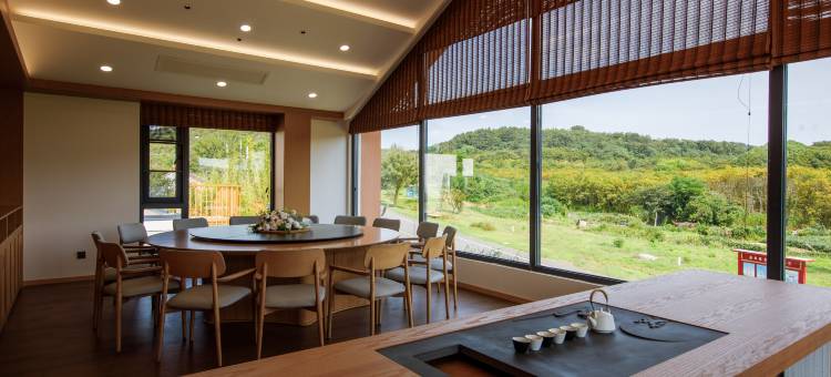 花筑·筠汤谷民宿(茅山东方盐湖城店)图片