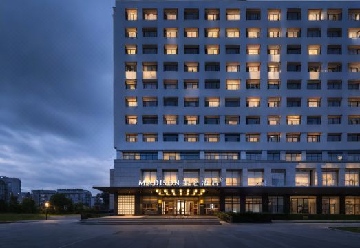 北京首都机场新国展美仑酒店外景图