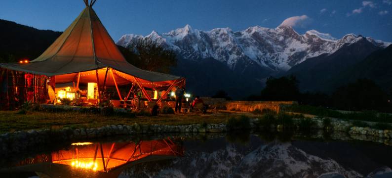 吉美·南迦巴瓦山居图片