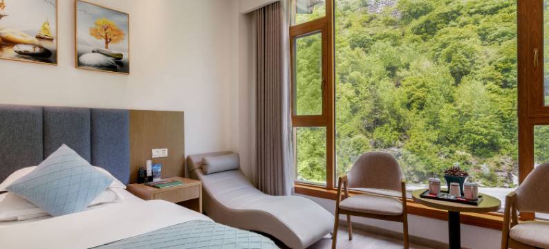 拾光温泉丨隐世·villa酒店(毕棚沟景区理小路店)图片