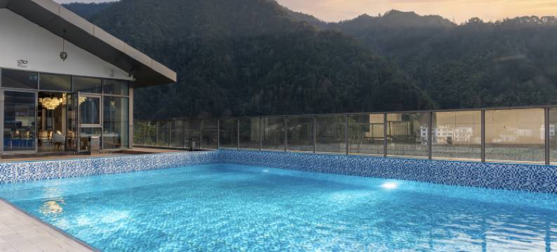 子在•川上图片