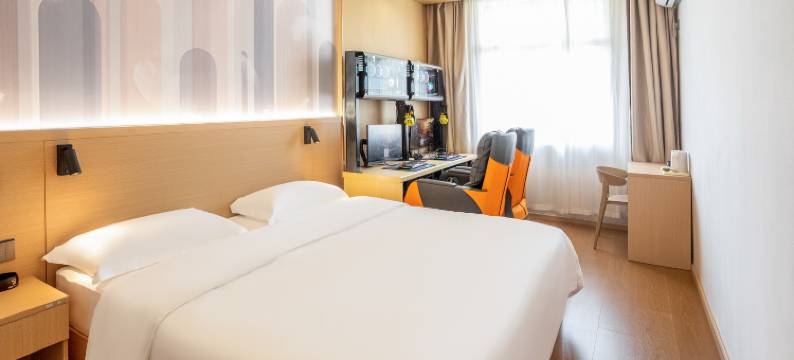 星之野·电竞酒店(告庄西双景星光夜市店)图片