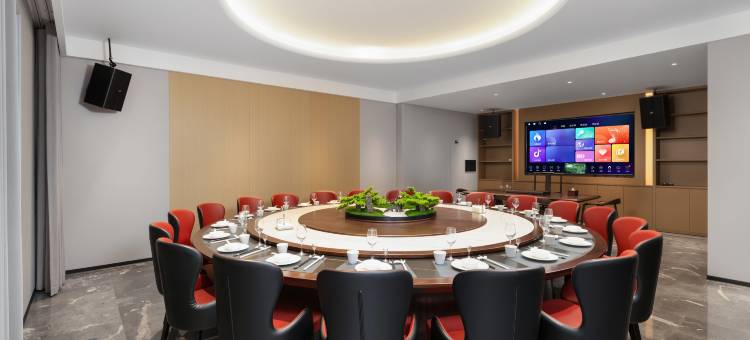 南昌童园国际酒店(艾溪湖湿地公园鱼尾洲地铁站店)图片