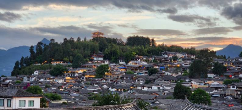 丽江古城漫庭丨绿杨里天空之城侘寂风设计师观景民宿(五一街店)图片