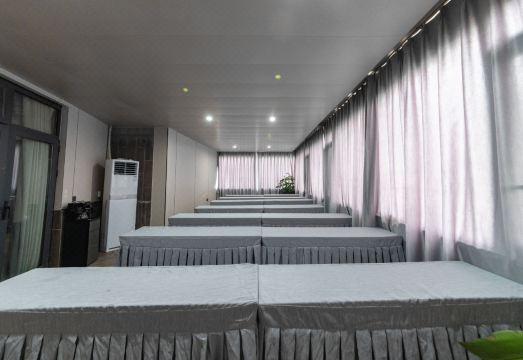 Luzhou Weiyi Hotel Hotel Overview