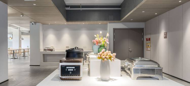 维也纳智好酒店(常山东明湖公园店)图片