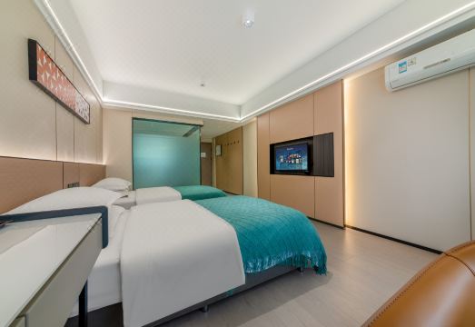 Chengdu Great Hotel (Panda Base) Hotel Overview