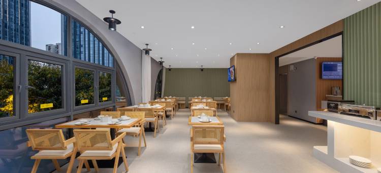 IU酒店(重庆江北鎏嘉码头店)图片