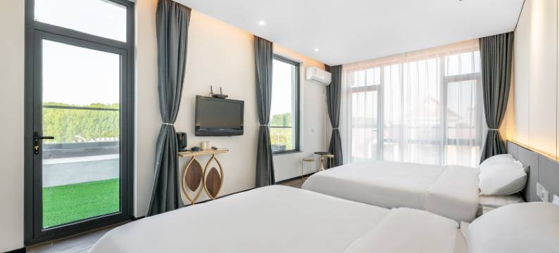 云予川假日酒店(集发梦想王国店)图片