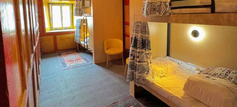 理塘鹤鸣天空·藏舍(勒通古镇千户藏寨景区店)图片