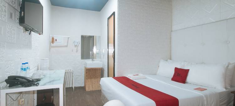 RedDoorz Premium @ THE GRAND PENINSULA SUITES图片