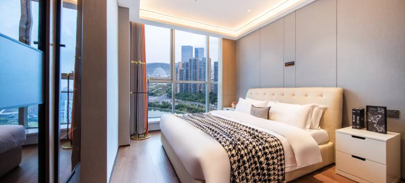 大魔方·秋野子设计师酒店(成都金融城演艺中心心岛地铁站店)图片