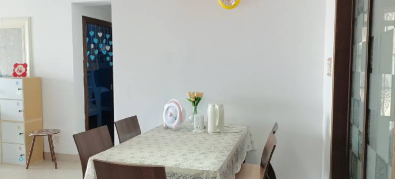 青春行女生青年民宿图片