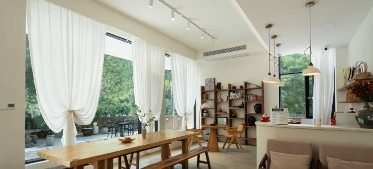 花筑·繁间民宿(月亮湾风景区店)图片