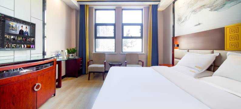 伊宁凯冠大酒店(万容广场店)图片