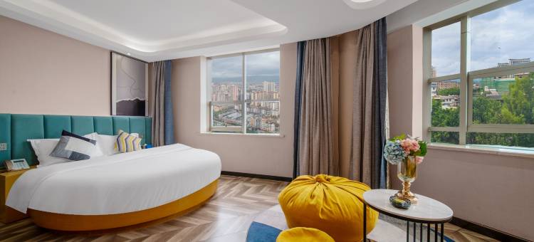 锦顺天华酒店(瑞丽财富广场彩云城店)图片