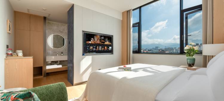 犀鸟谷假日酒店(芒市广场店)图片