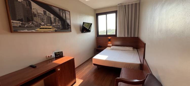 雷乌斯公园酒店(B&B Hotel Tarragona Reus)图片