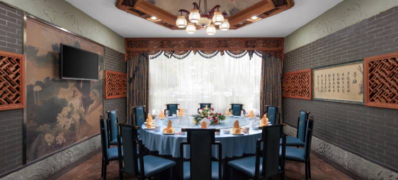 凉山风情大酒店(西昌月亮湖湿地公园店)图片