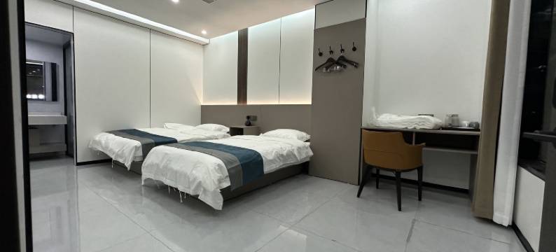 十三居酒店(连云港高铁站店)图片