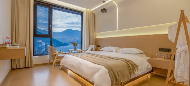 山海民宿(瓦屋山雅女湖店)图片