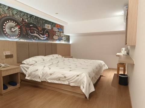 速8酒店(北京南锣鼓巷后海鼓楼店)