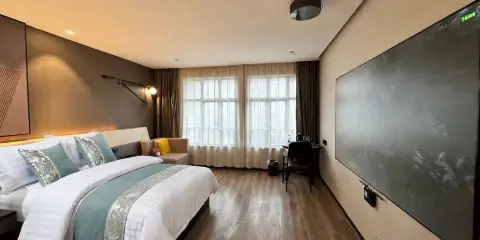 遇程影趣·Luxury電玩公寓(廬山高鐵站店)