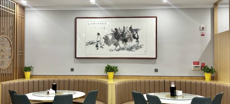 如家UP华驿智旅酒店(哈密火车站店)图片