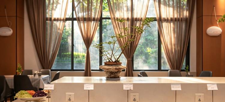 拾月｜柏雅温泉酒店(弥勒湖泉生态园湖泉半山温泉店)图片