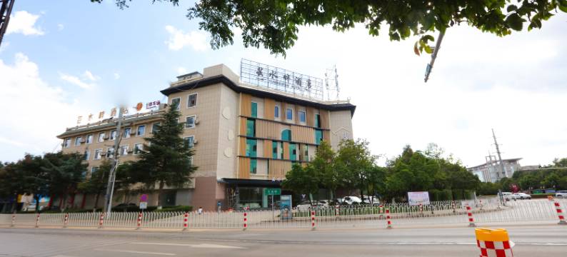 芸水畔酒店(阿诗玛小镇店)图片